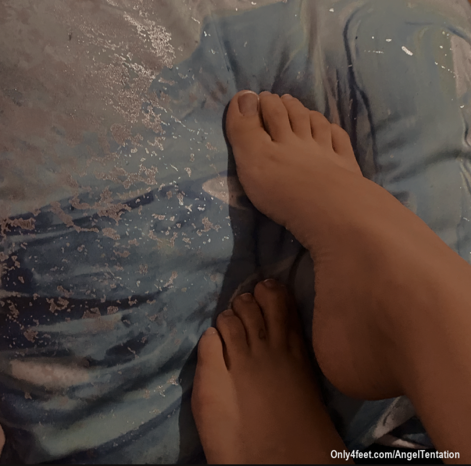 "La noche es joven, y nosotros también... ¿qué nos detiene?" 
😍