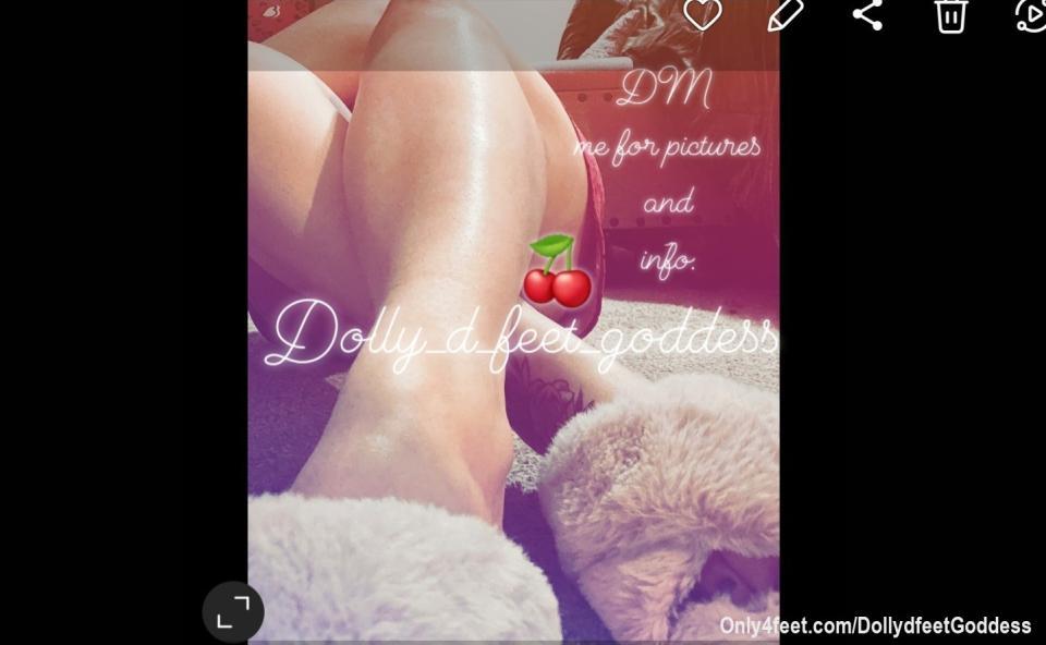 I'm very careful with my feet as I love to see them it makes me feel sexy, when it comes to sex they had to look perfect as the first thing you will grab are my legs and suck on my toes.🍒😛