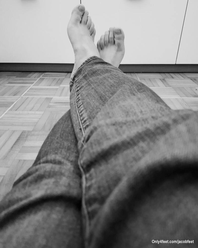 Hi everyone. 
This is my first post 👣👣 
If you like the pic, start following me to stay updated on my next content.
See you soon!🤩 

#feetseller #feetmodels #footfetishist #feetfinder #footsie #footmodels #foot #fetichistedespieds #fetishart #fetishphotography #footfetish #malefeet #malefeetlovers #malefeetmodel #malemodel #italianfeet #feetart #feetlover #feet #tramplefetish #footworshi̇p #foottrample #footslave #piedi #feticismopiedi #piedinudi #piediitaliani #piedimaschili