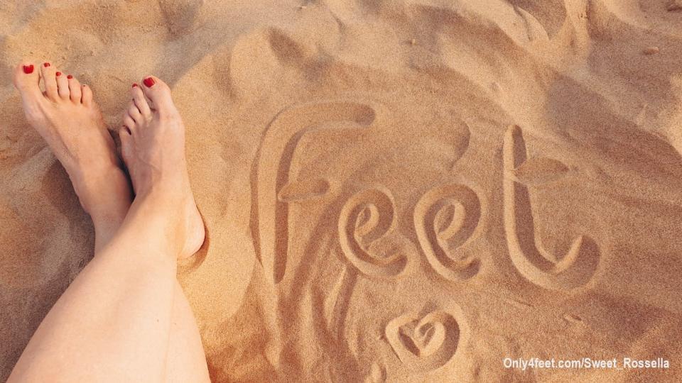 Oggi weekend al caldo, ma lo shooting non manca mai❤️
#feet #piedi #sicilia #sand