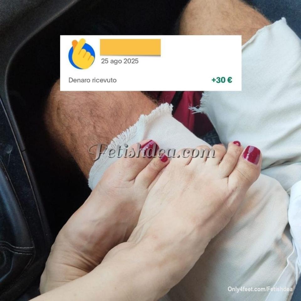 buon lunedi piggy!
per te oggi è il rientro in ufficio ,hai gia dimenticato le tue misere ferie e la dipendenza dalla findom ritorna piu forte che mai! $putasoldi fai il suo dovere!VERSA sul mio conto e ringrazia!