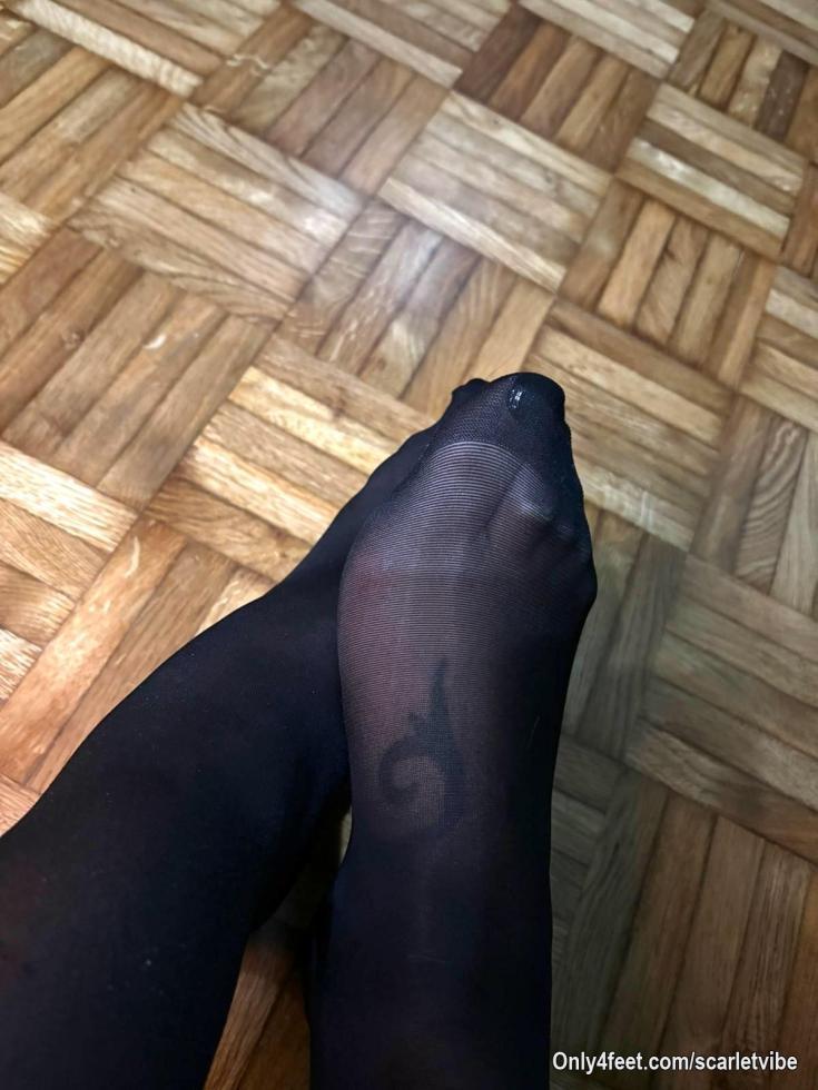 Chi viene a togliermele e a massaggiare il mio 39 😏