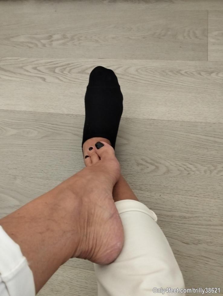 "Solo uno scoperto... per ora...😉sblocca il prossimo album x vedere il resto 🔓👣!