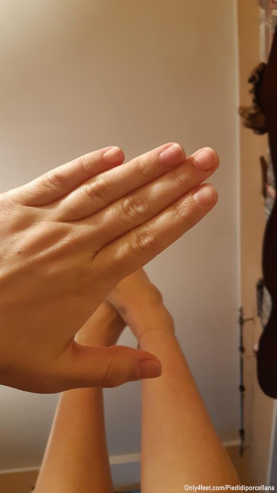 Che facciamo? 🧨⚠️🔥
Scrivimi per vedere di più❤