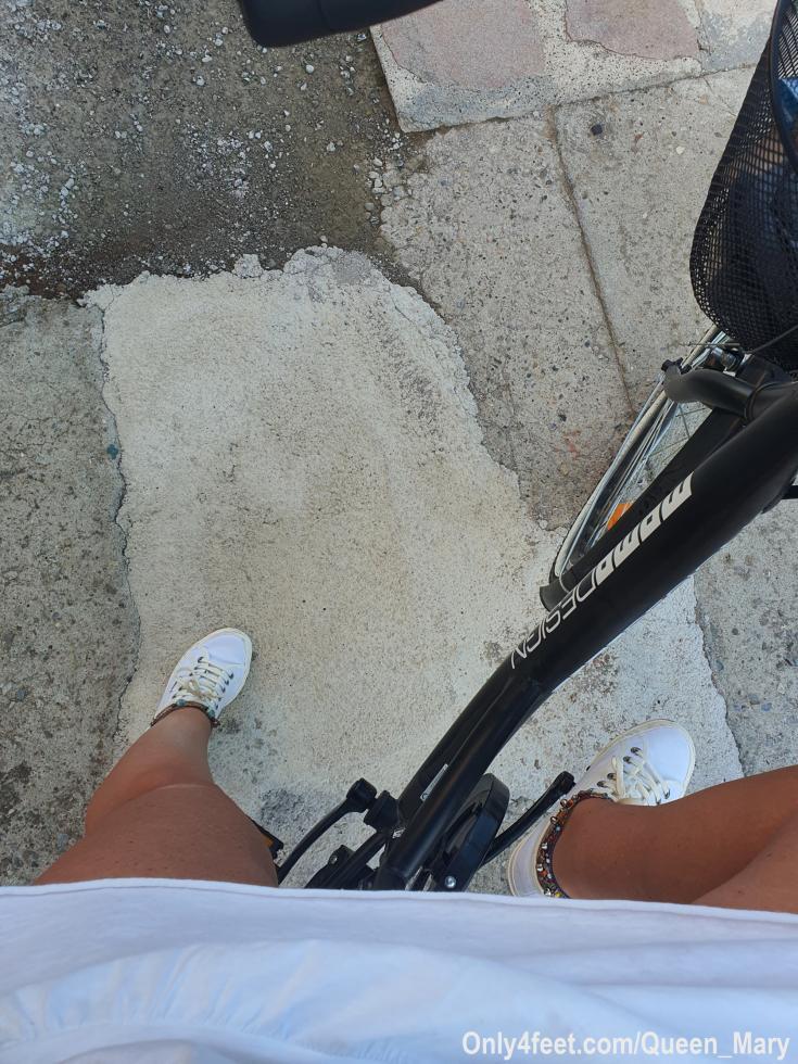 Just ride 🚵‍♀️
#lovefeet